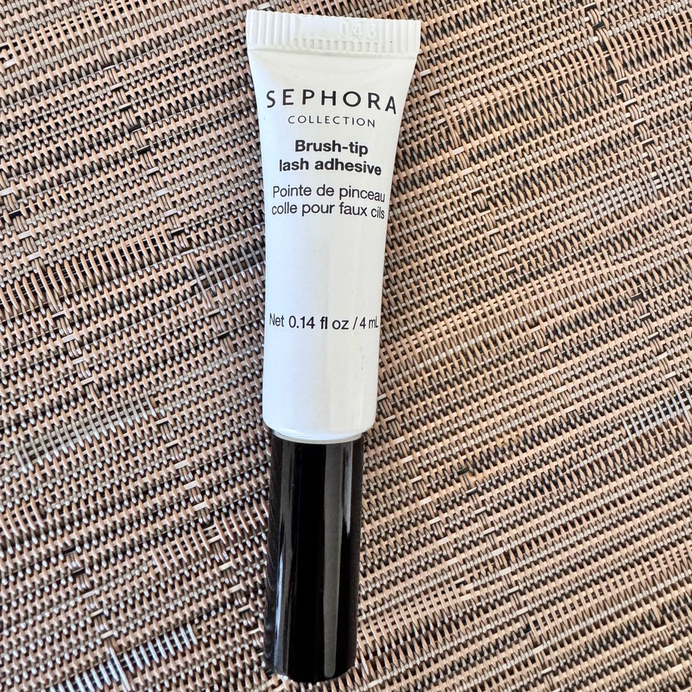 White Brush-Tip Lash Adhesive